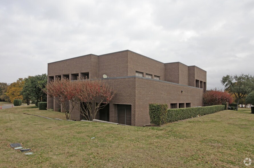 More Photos Of 101 E Randol Mill Rd, Arlington Office For Lease