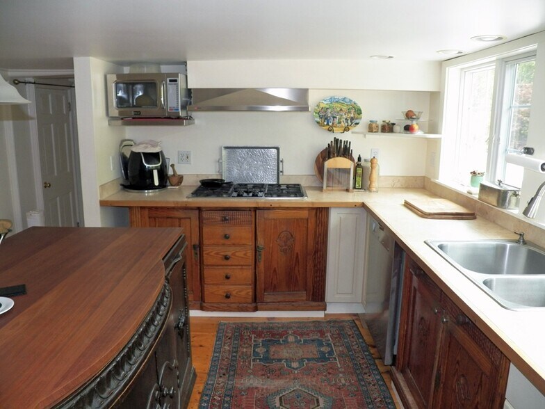 More Photos Of 146 Calef Hwy, Barrington Flex For Sale