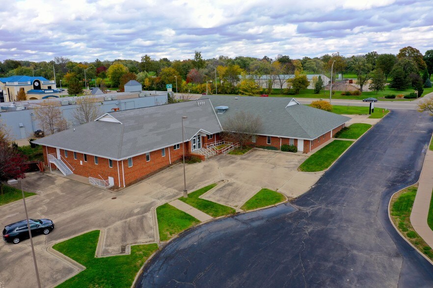 Primary Photo Of 7801 N Knoxville Ave, Peoria Office For Lease