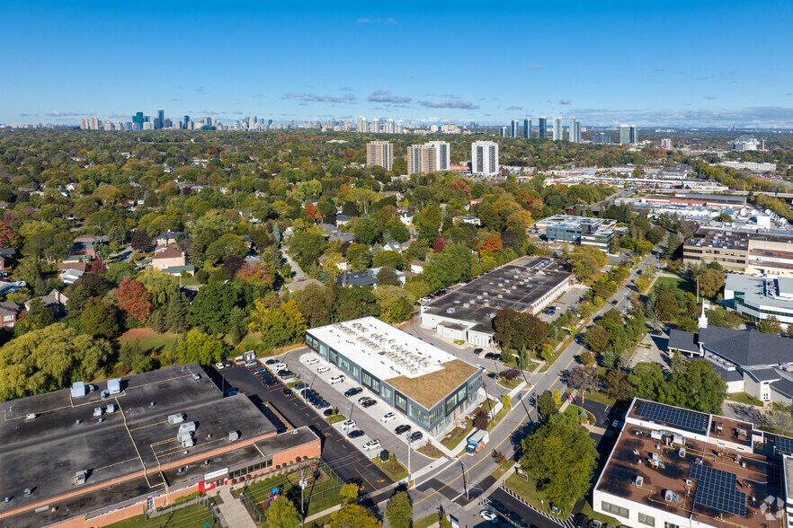 More Photos Of 52 Scarsdale Rd, Toronto Office For Sale
