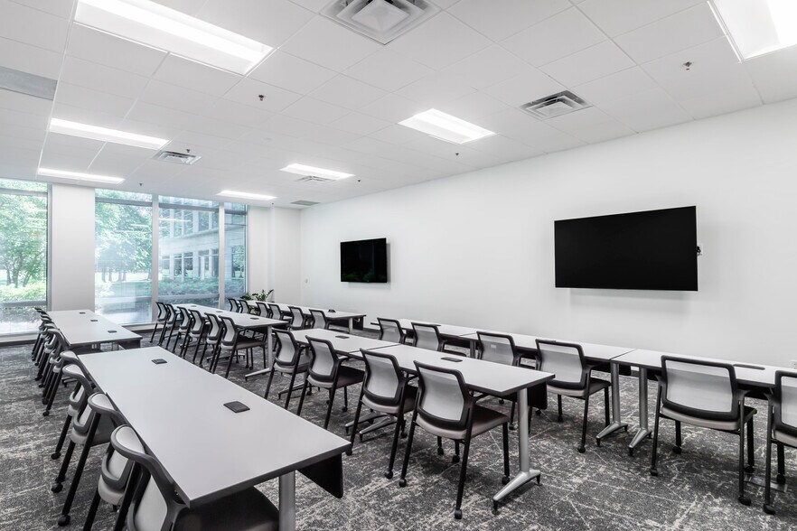 More Photos Of 13560 Morris Rd, Alpharetta Office For Lease