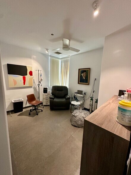 More Photos Of 560 S Paseo Dorotea, Palm Springs Medical For Lease