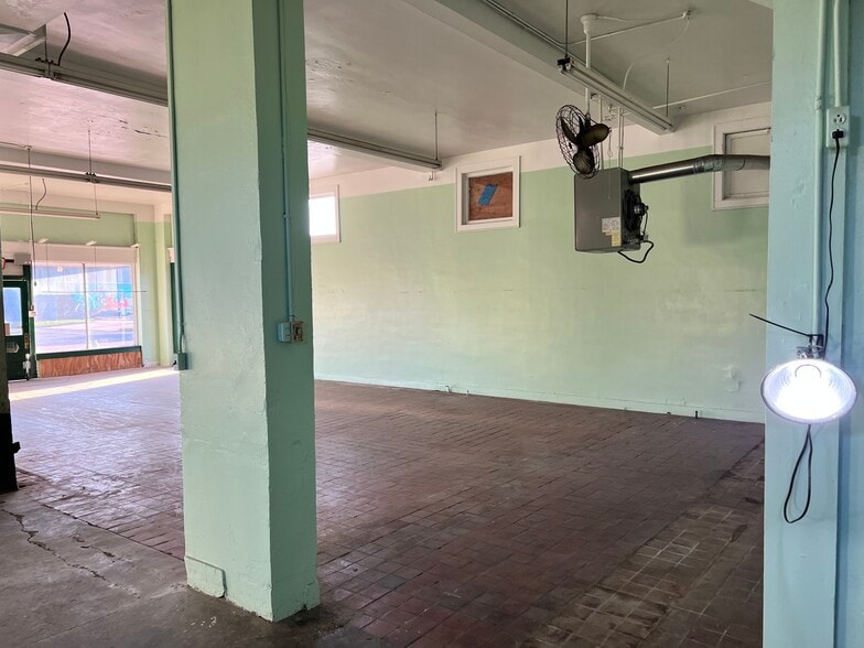 More Photos Of 820 W Broadway St, Muskogee Flex For Sale