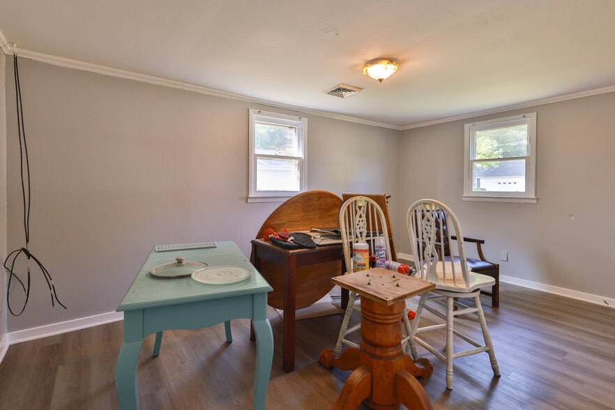 More Photos Of 551 Elm St, Martin Hotel For Sale