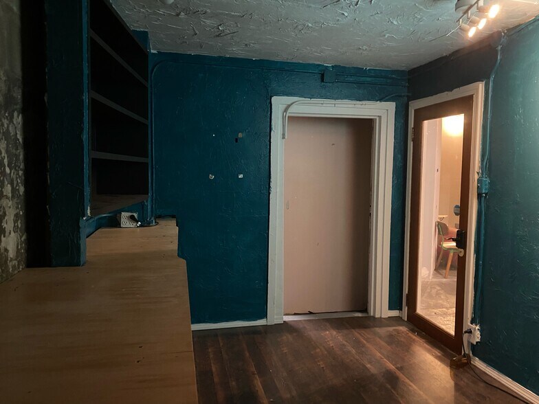 More Photos Of 1432 12th, Seattle General Retail For Lease