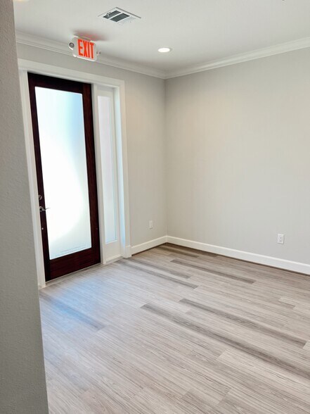 More Photos Of 400 Stonebrook Pky, Frisco Office For Sale