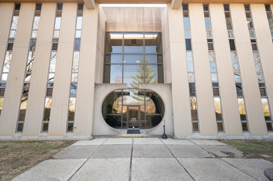 More Photos Of 10700 Montgomery Rd, Montgomery Medical For Sale