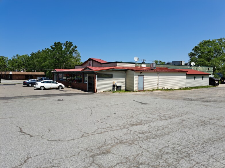 Primary Photo Of 28 Maple Ave, Bloomfield Convenience Store For Sale