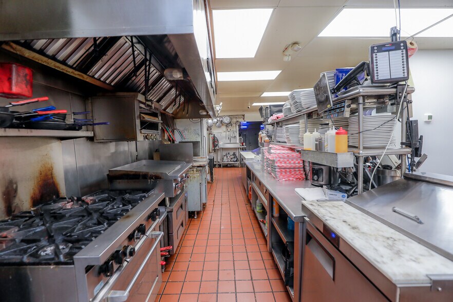 More Photos Of 700 Jordan Point Rd, Hopewell Restaurant For Sale