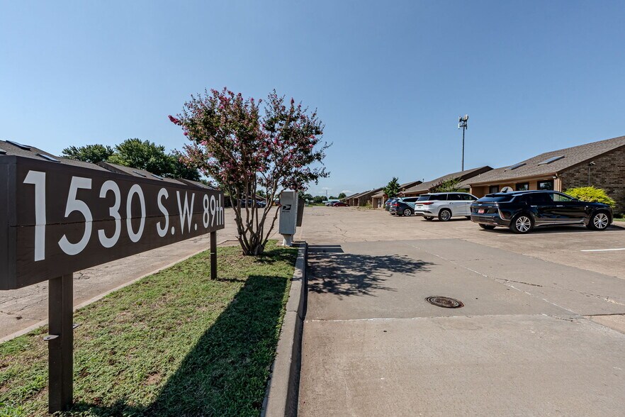 More Photos Of 1530 SW 89th St, Oklahoma City Office For Sale