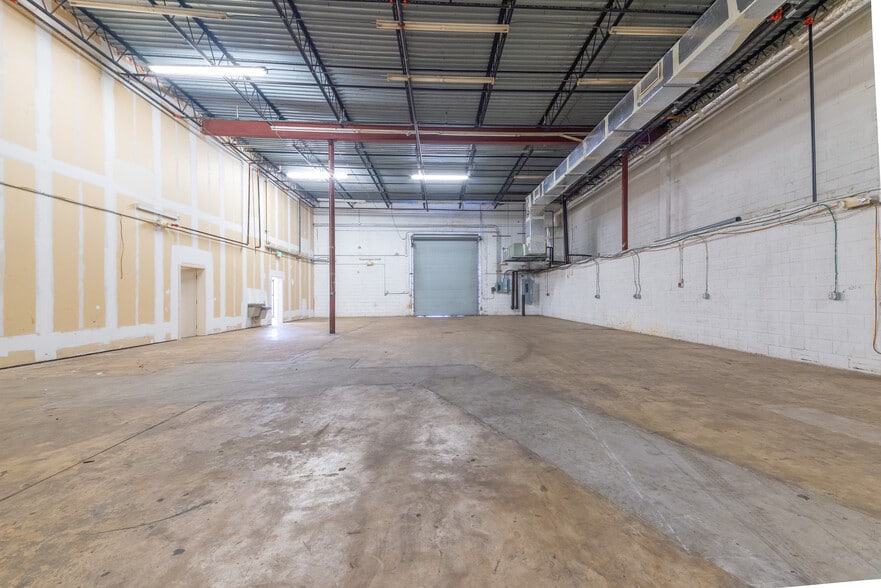 More Photos Of 800-840 Mercy Dr, Orlando Medical For Lease