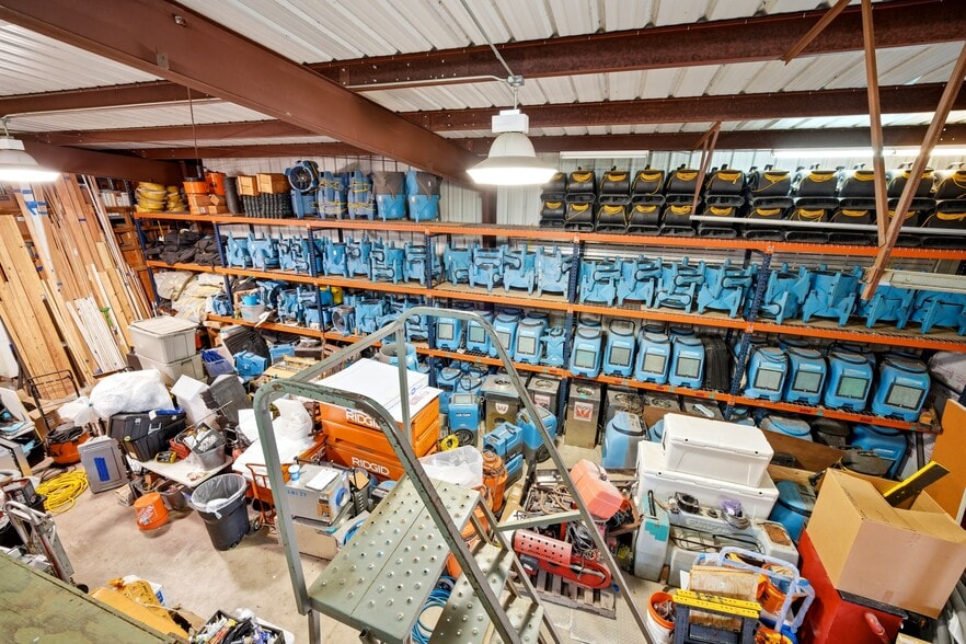 More Photos Of 1309 Illinois Ave, South Houston Warehouse For Sale