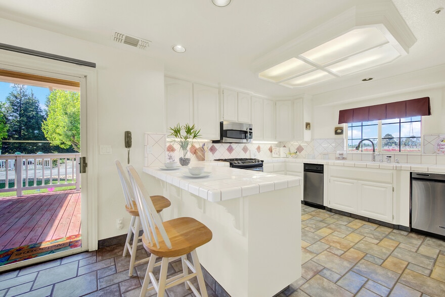 More Photos Of 5050 Melissa Ln, Vacaville Light Manufacturing For Sale