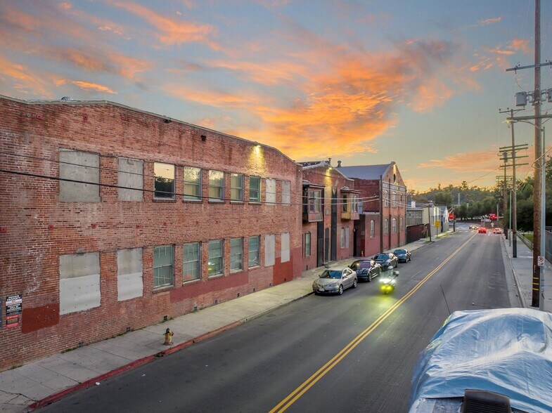 More Photos Of 2626 Lacy St, Los Angeles Industrial For Sale