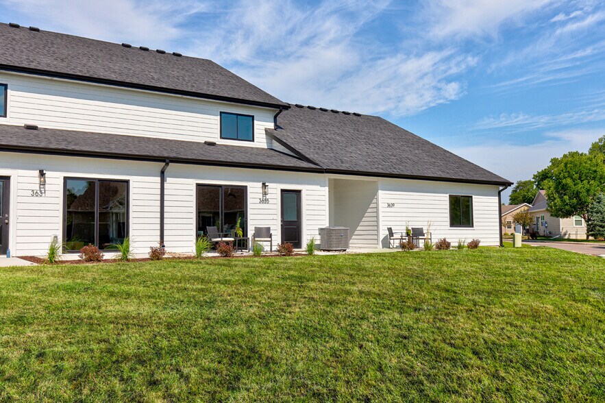 More Photos Of 3656 NE Marissa Ln, Ankeny Apartments For Sale