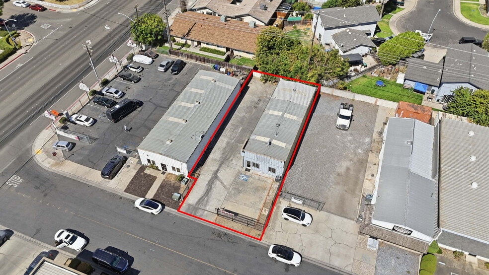 More Photos Of 1649 Carnegie St, Turlock Warehouse For Lease