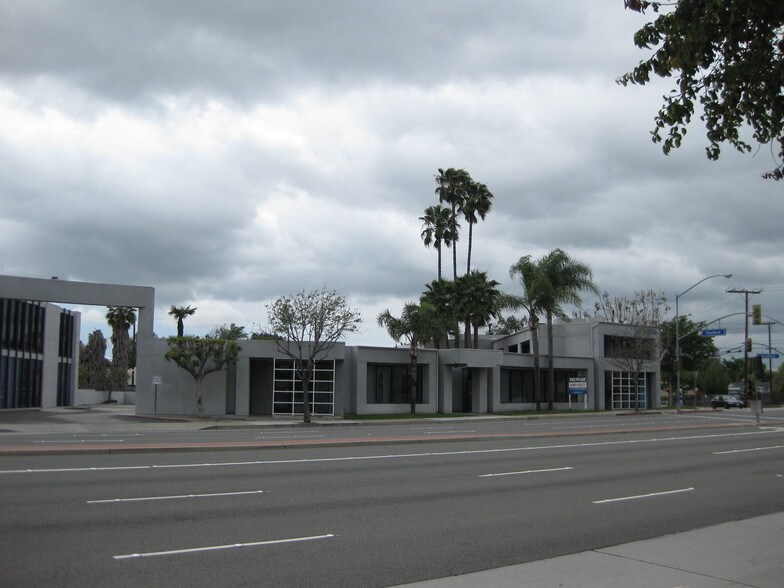 More Photos Of 12755 Brookhurst St, Garden Grove Office For Lease