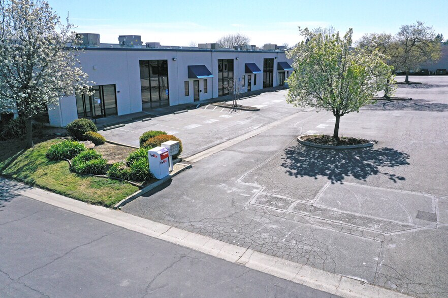 More Photos Of 1210 Commerce, Woodland Light Distribution For Lease