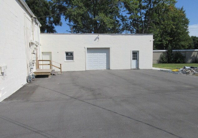 More Photos Of 49904-49908 Gratiot Ave, Chesterfield Storefront For Sale
