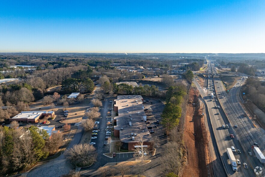 More Photos Of 5255 Snapfinger Park Dr, Lithonia Light Distribution For Lease