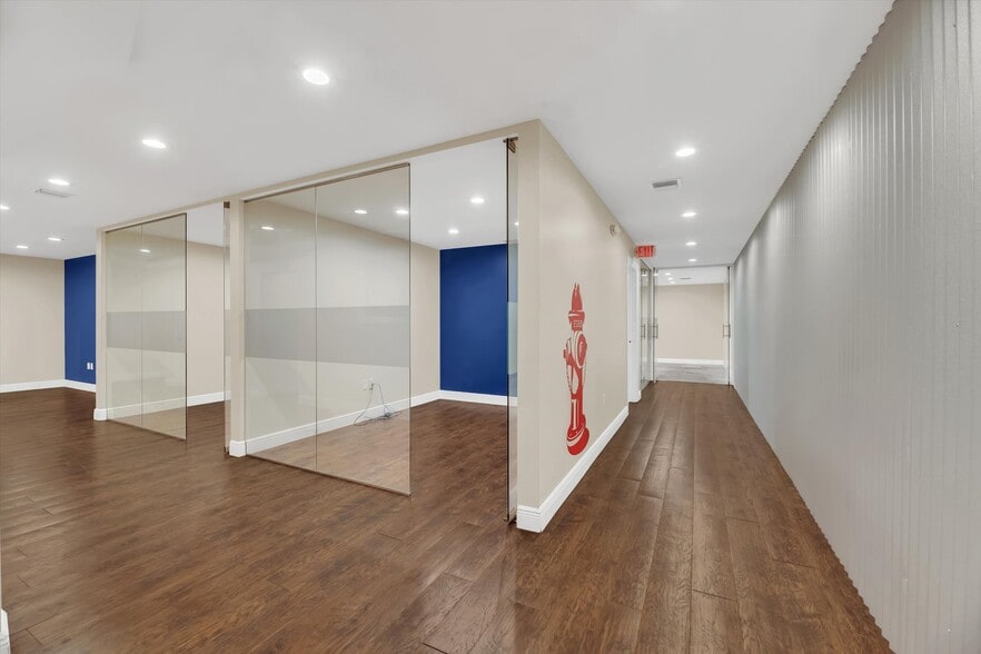 More Photos Of 224 NE 32nd Ct, Oakland Park Warehouse For Sale