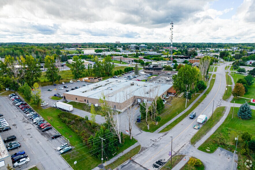 More Photos Of 105 Schneider Rd, Ottawa Flex For Sale