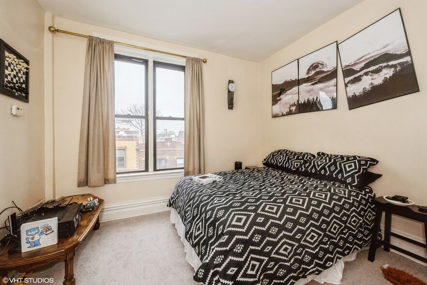 More Photos Of 1956 W Armitage Ave, Chicago Storefront Retail Residential For Sale
