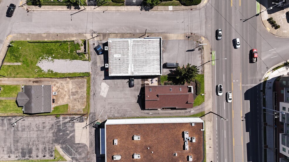 More Photos Of 2100 Charlotte Ave, Nashville Freestanding For Lease