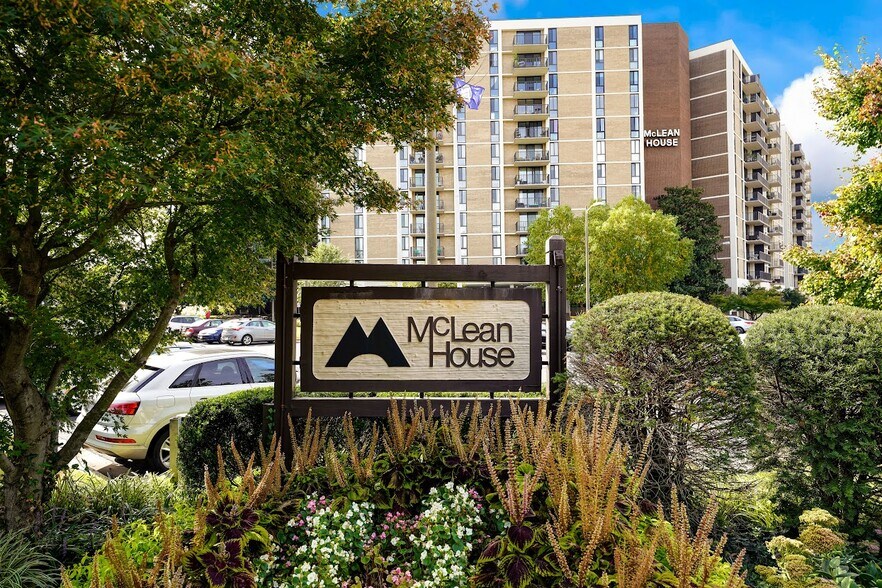 More Photos Of 6800 Fleetwood Rd, McLean Apartments For Lease