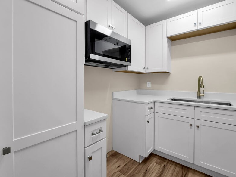More Photos Of 520 Courtwood Ln, Hendersonville Apartments For Sale
