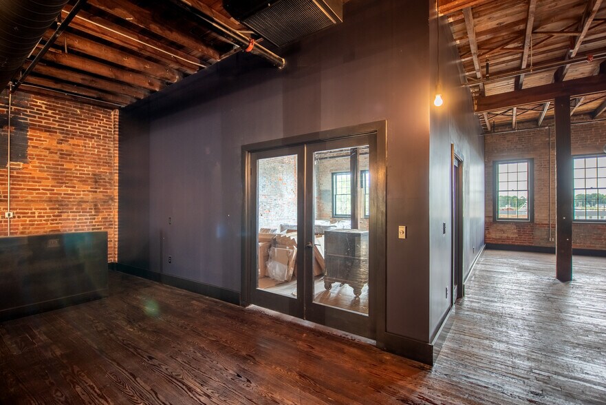 More Photos Of 225 Mason Ave, Cape Charles Storefront For Sale