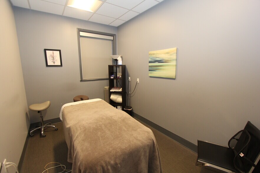 More Photos Of 1225 Atlantic Ave, Rochester Office For Lease