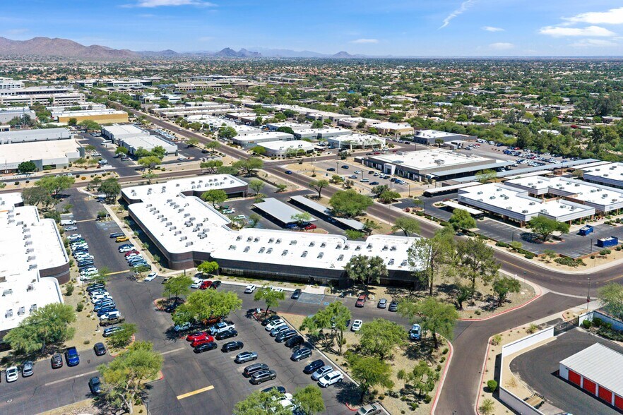 More Photos Of 14455 N Hayden Rd, Scottsdale Light Distribution For Sale