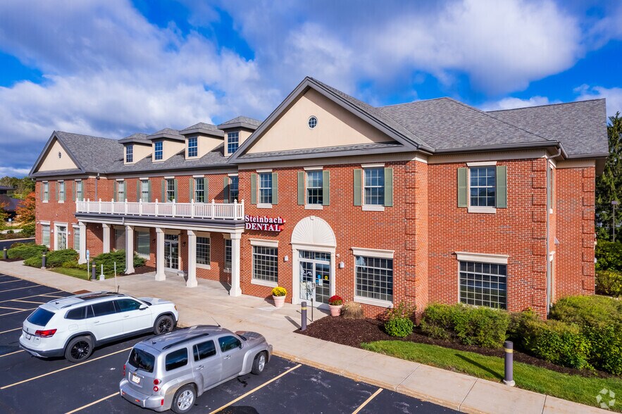 Primary Photo Of 18200 W Capitol Dr, Brookfield Medical For Sale