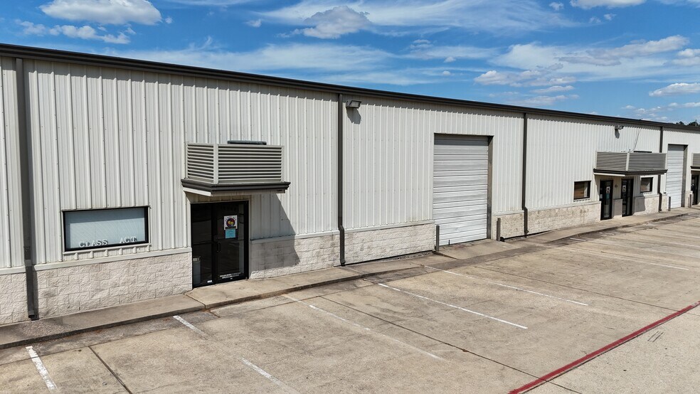 More Photos Of 25275 Budde Rd, Spring Light Distribution For Lease