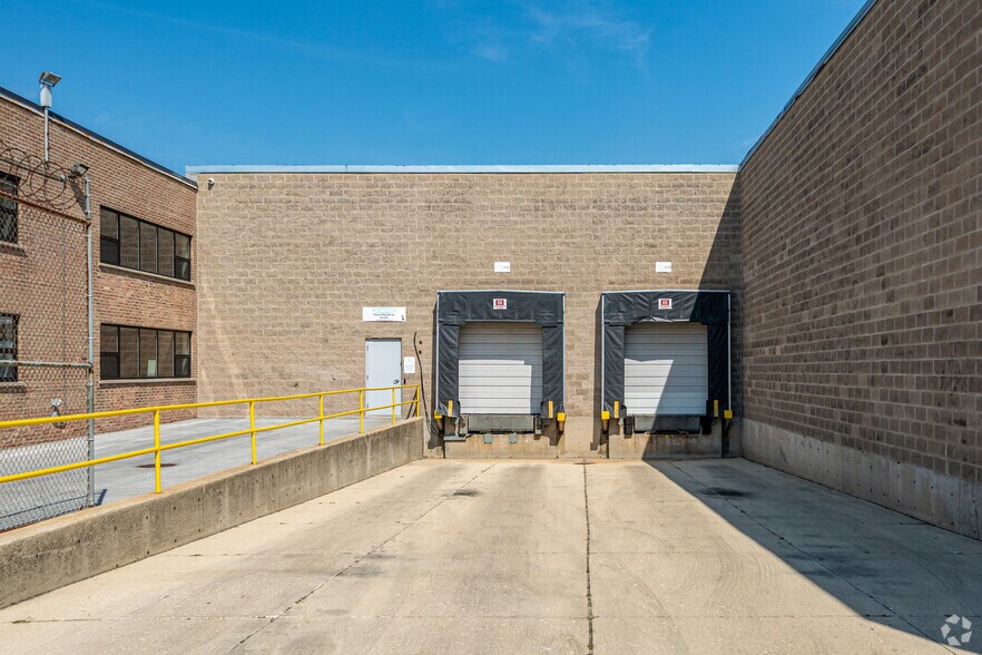 More Photos Of 1657 N Kostner Ave, Chicago Warehouse For Lease