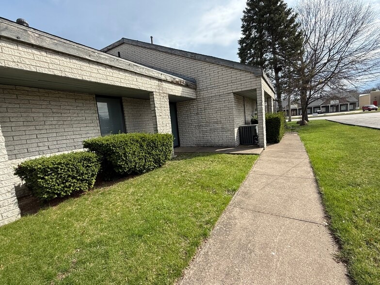 More Photos Of 4520 Oberlin Ave, Lorain Medical For Sale