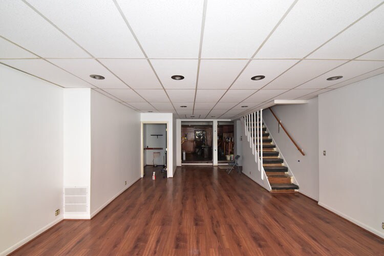 More Photos Of 713 Pratt St, Baltimore Freestanding For Sale