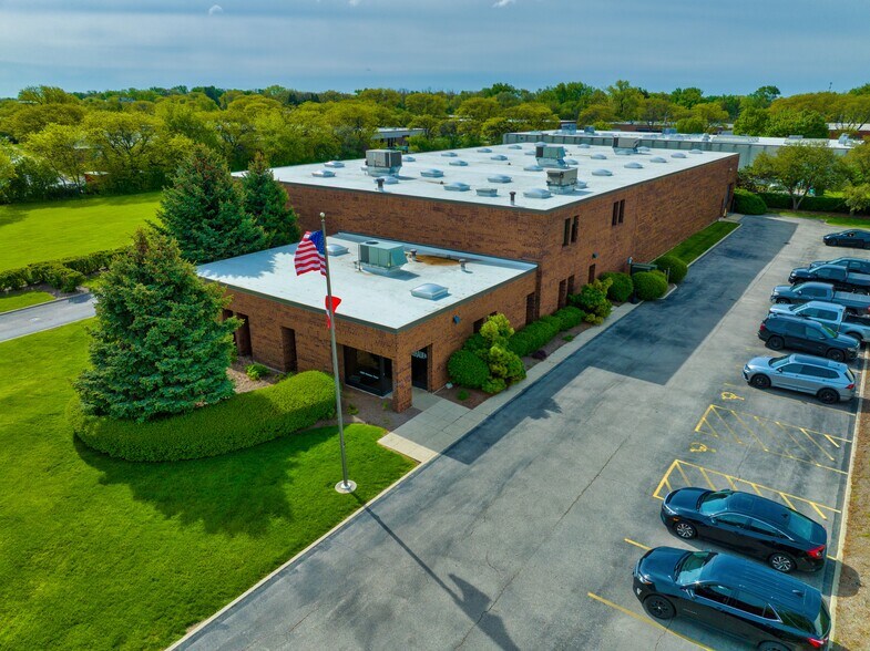 More Photos Of 1525 Holmes Rd, Elgin Industrial For Sale