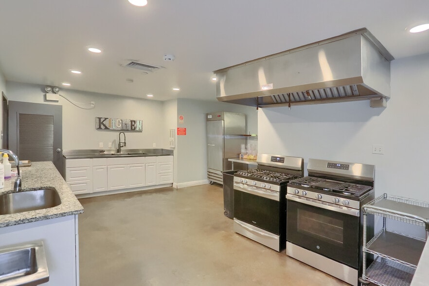More Photos Of 4512 State St, Edinburg Lodge Meeting Hall For Sale