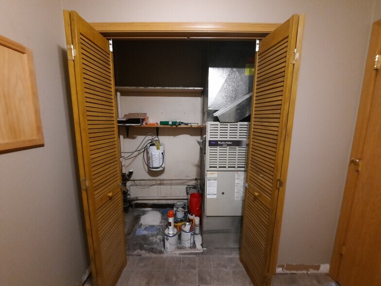 More Photos Of 1516 E Saint Patrick St, Rapid City Freestanding For Lease