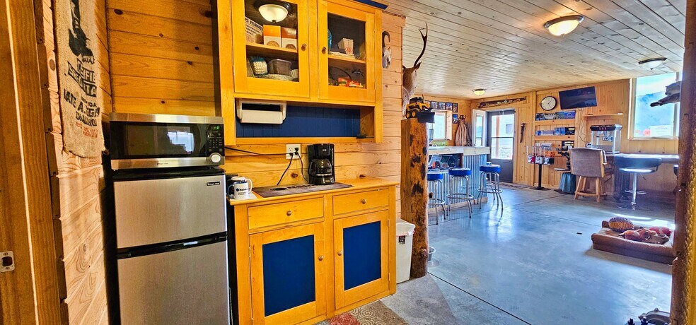 More Photos Of 115 Williams Creek Rd, Salmon Warehouse For Sale