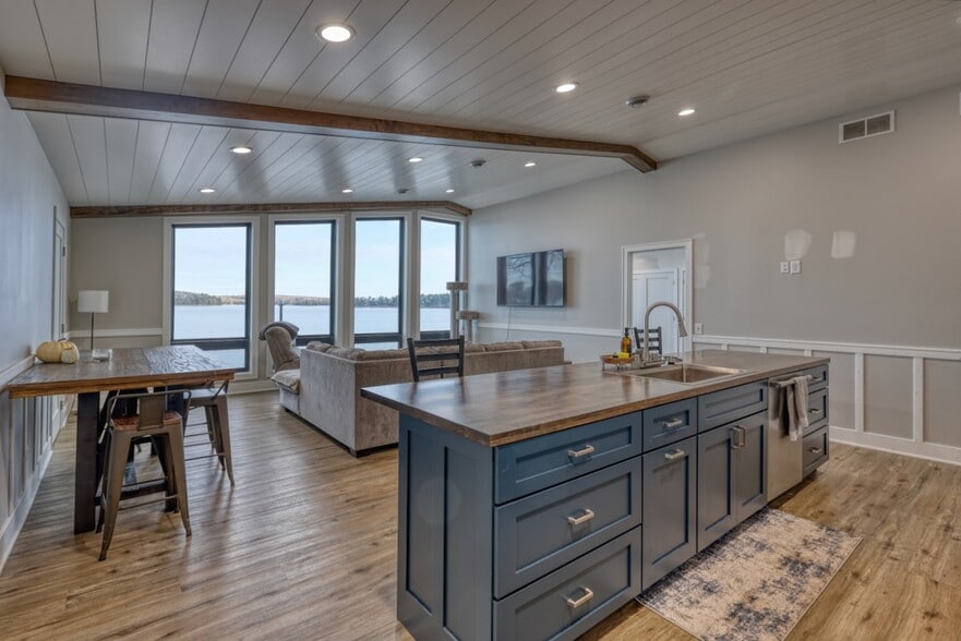 More Photos Of 7440 N Pats Landing Rd, Hayward Restaurant For Sale