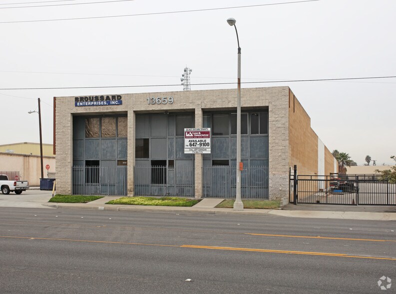 More Photos Of 13659 Rosecrans Ave, Santa Fe Springs Warehouse For Lease
