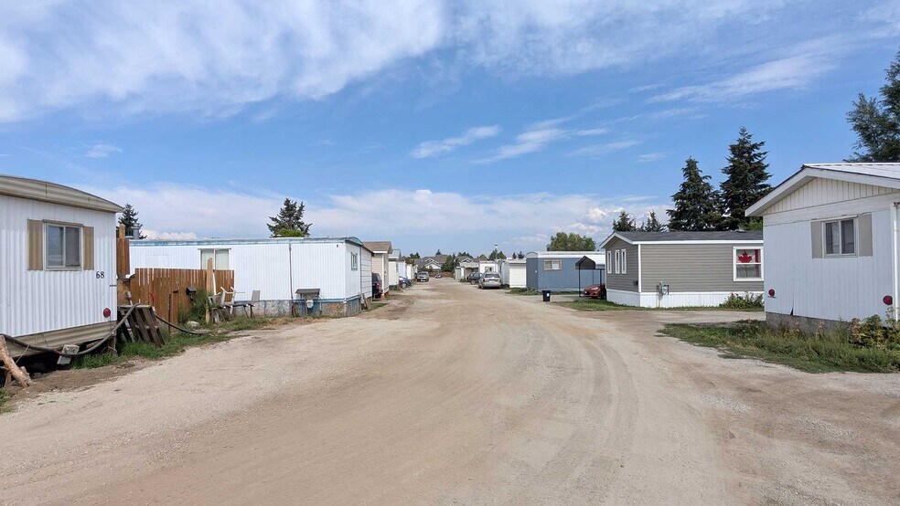 More Photos Of 2025 N 10th St, Cranbrook Manufactured Housing Mobile Home Park For Sale