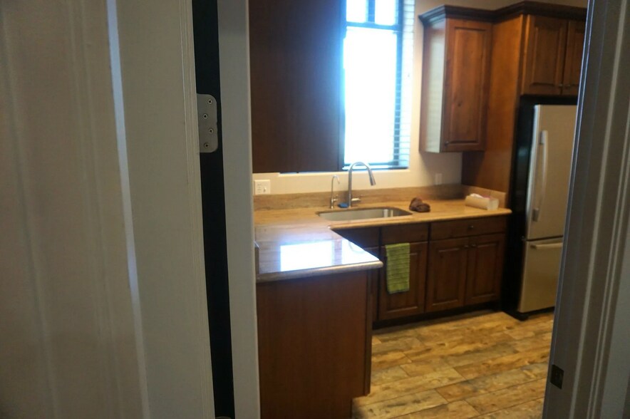 More Photos Of 2812 N Norwalk, Mesa Medical For Sale