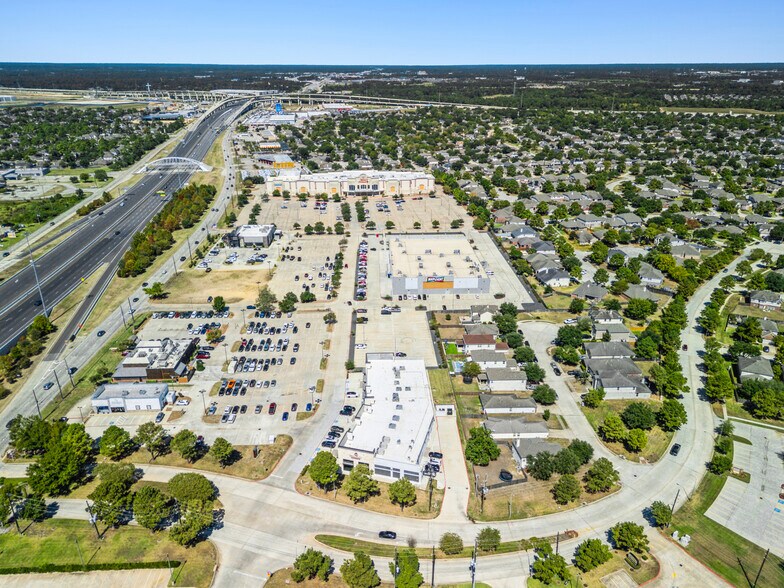 More Photos Of Tomball Pkwy & Windsor Pointe Dr, Tomball General Retail For Sale