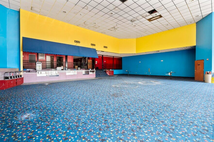 More Photos Of 814-850- Derby Ave, Seymour Unknown For Lease