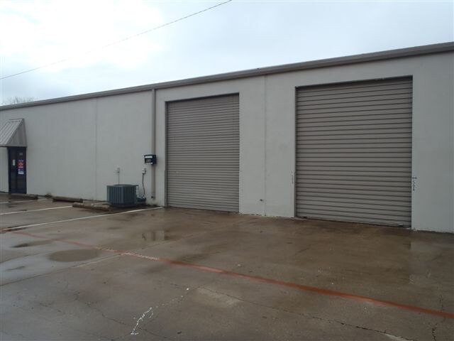 More Photos Of 500 S Belt Line Rd, Irving Warehouse For Lease