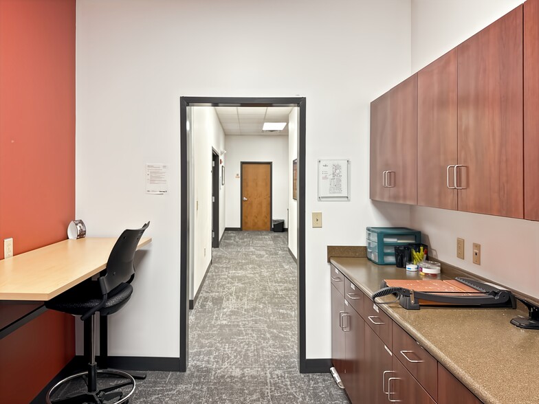 More Photos Of 7027 Old Madison Pike NW, Huntsville Coworking Space